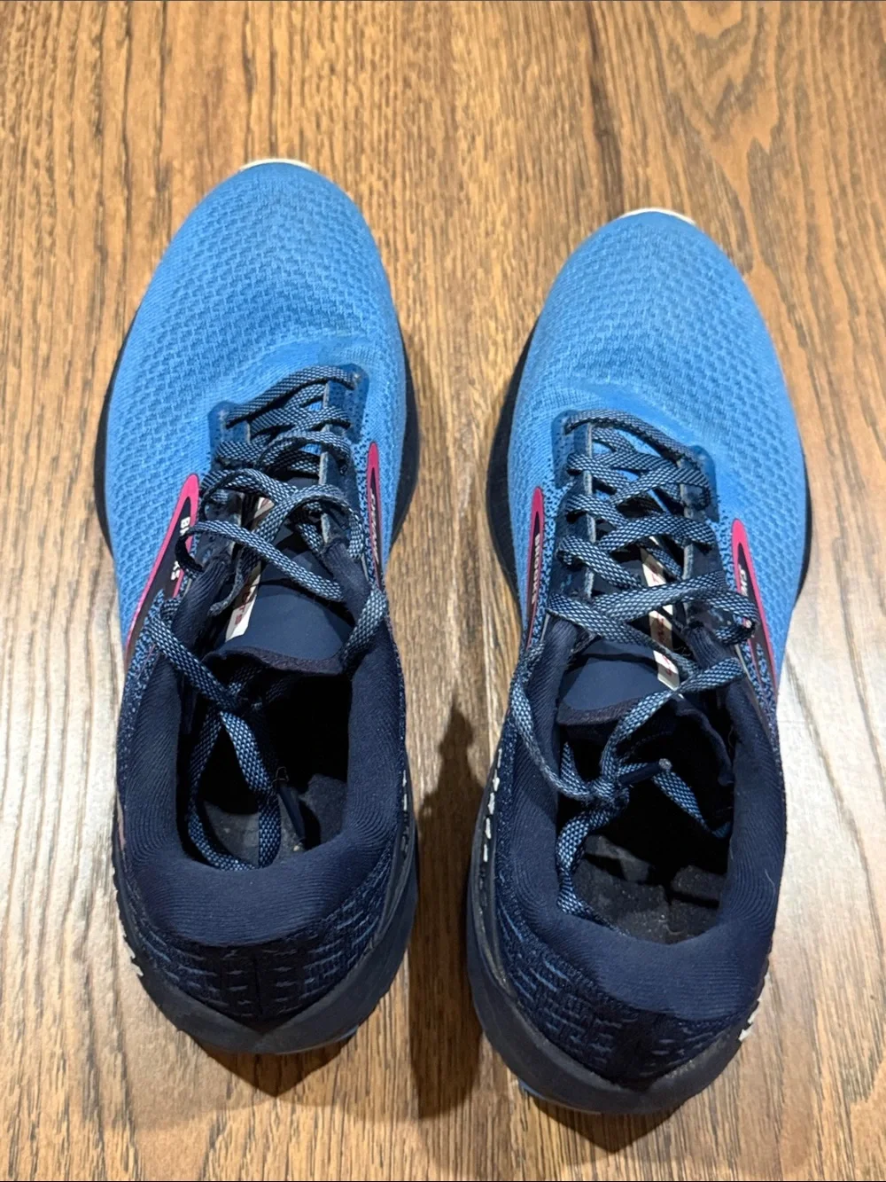 Brooks Women's Blue and Pink Athletic Running Shoes